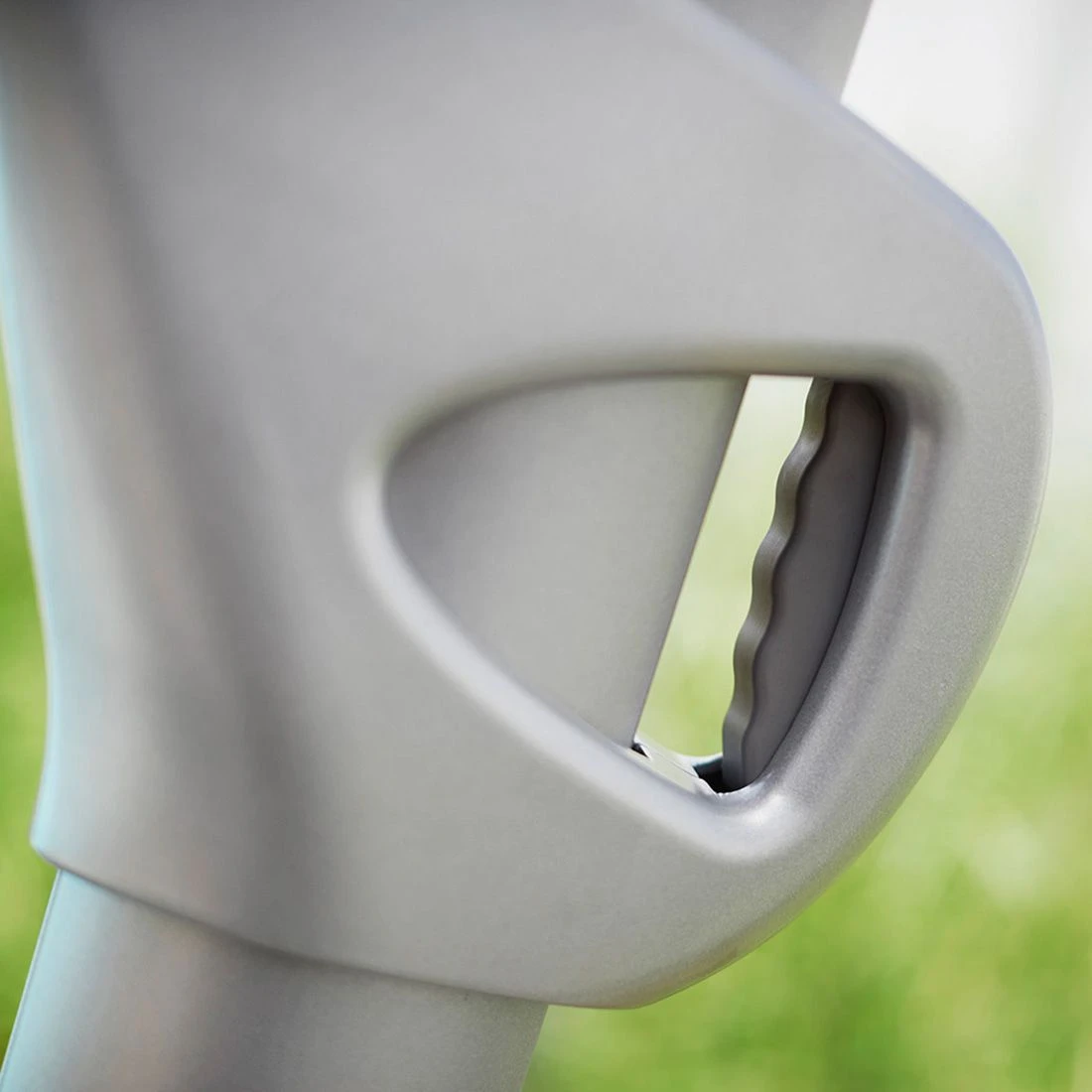 Kettler Easy Swing LED Ampelschirm Ø350cm Alu/Obravia Silber/Schwarz 6 Kettler Easy Swing LED Ampelschirm Ø350cm Alu/Obravia Silber/Schwarz – Bild 6